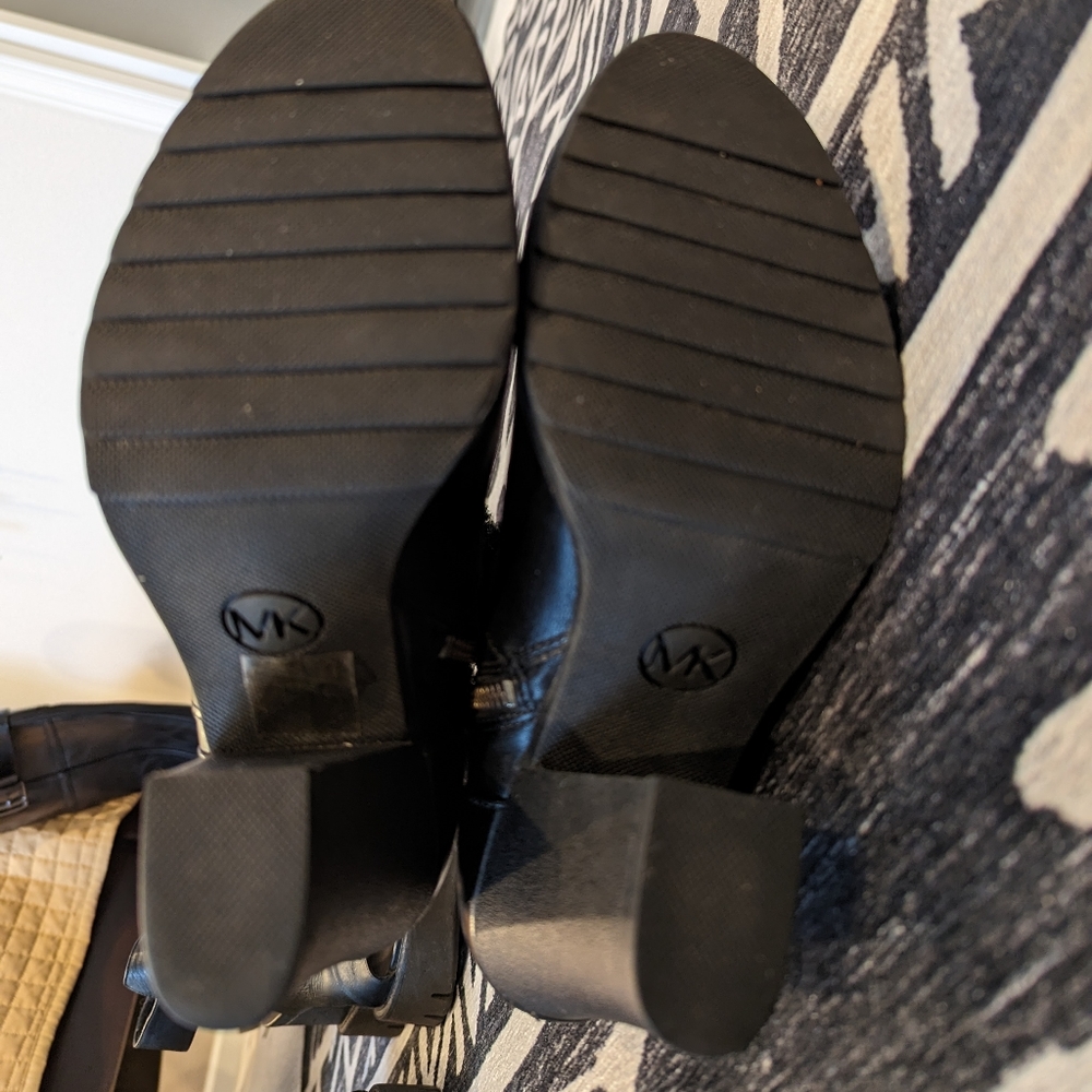 MICHAEL KORS Black Leather Booties Size 9 Side zip‎ ; side buckle - Picture 12 of 12